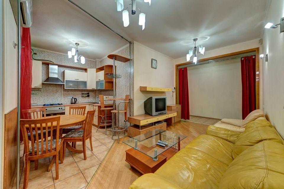 Apartments On Shota Rustaveli Kiev Exterior foto